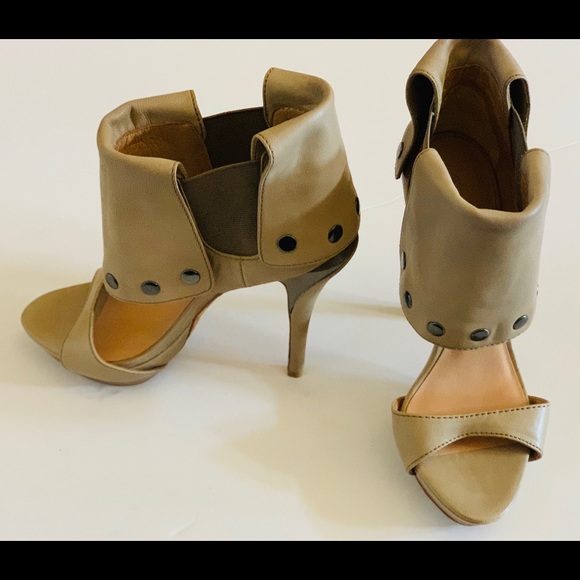 Lamb - Picture 2 of 7